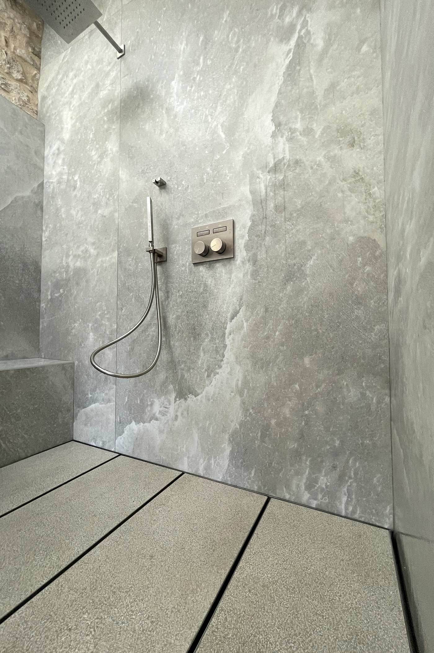 Rénovation salle de bains en pierre à Lyon / Rhône-Alpes